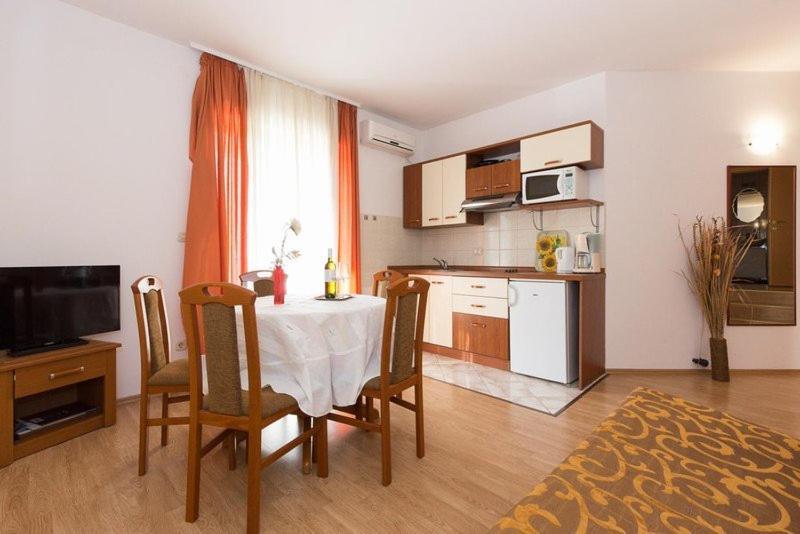Marija F4 Apartment Krk Town Exteriör bild